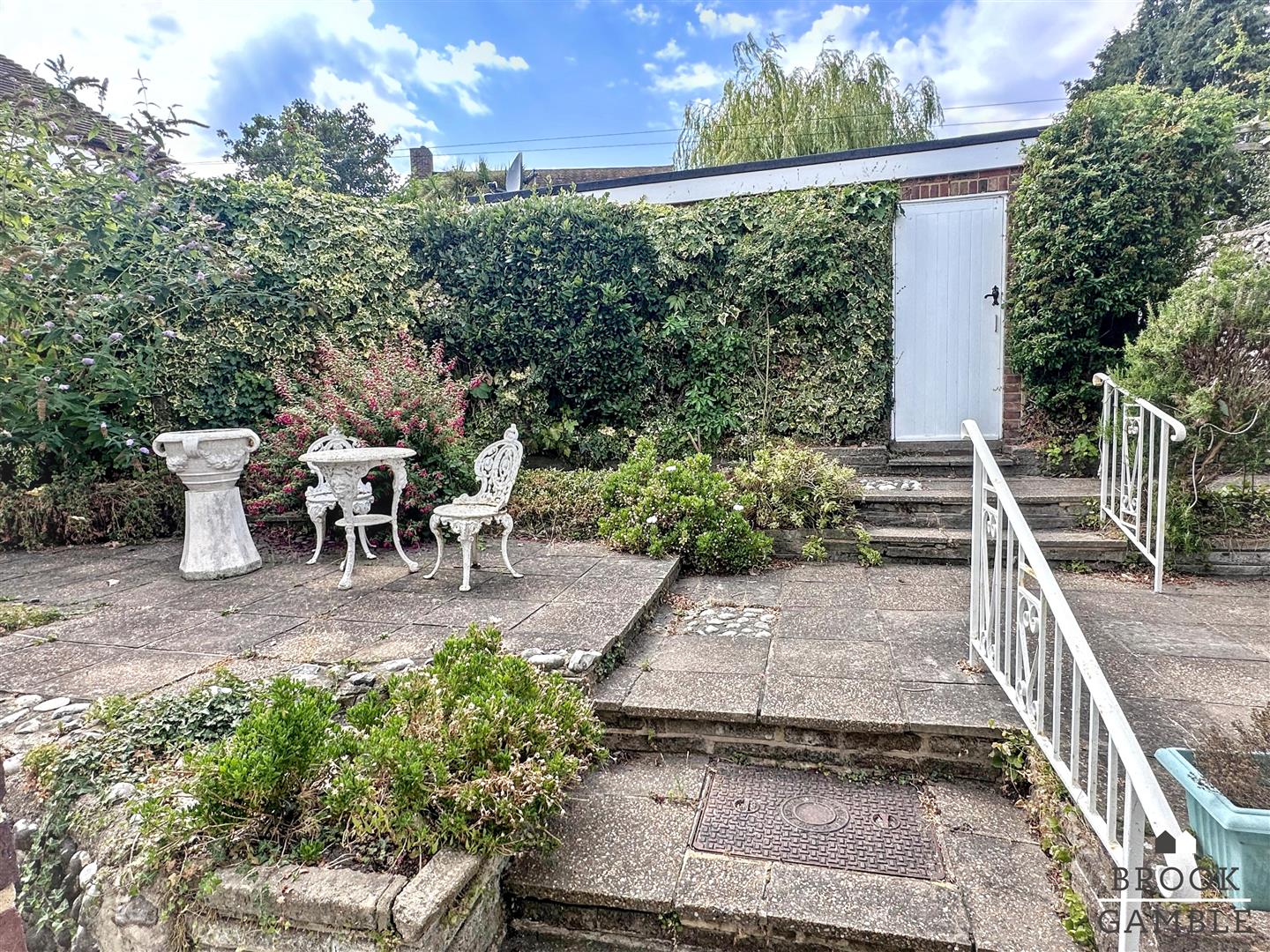 3 Bedroom House. Church Lane in Eastbourne, 5